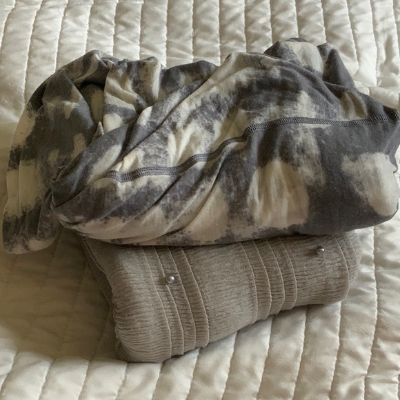 Lululemon OM Your Heart Out Bundle of 2 Accent Scarves & Susu pearl textured - Picture 1 of 16
